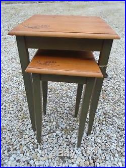 2-Pc Nesting Table Set Big Sky Carvers Pinecone accents Olive Green Rare Cabin