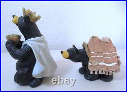 Bearfoots Beartivity Big Sky Carvers 12-Piece Nativity Set