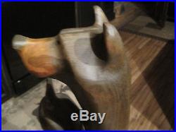 Big Sky Carvers # 18809 Solid Wood Grain Series BEARFOOTS BEAR LOU HoldingFish