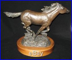 Big Sky Carvers 1999 Unbroken horse sculpture by BRADFORD WILLIAMS 132/1250