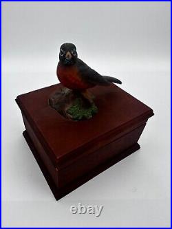 Big Sky Carvers Audubon Collection Richard Lawson American Robin Music Box