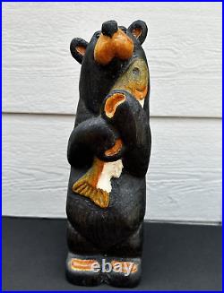 Big Sky Carvers Bear Holding a Fish Jeff Fleming Hand Carved Sculpture 12 -USA