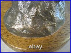 Big Sky Carvers Bradford Williams The Mentor Hunting Dog & Duck Sculpture