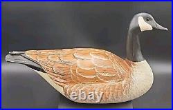 Big Sky Carvers Canadian Goose Wooden Carved Painted Decoy Signed By Artist