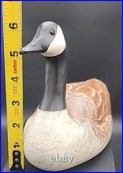 Big Sky Carvers Canadian Goose Wooden Carved Painted Decoy Signed By Artist