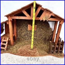 Big Sky Carvers Canine Dog Christmas Nativity 9-Piece Set Plus Wooden Manger