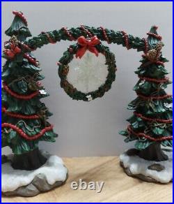 Big Sky Carvers Christmas Tree Archway For Nativity Scene 50440 Wreath Garland