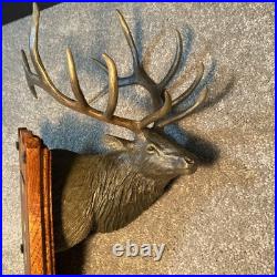 Big Sky Carvers Elk Display