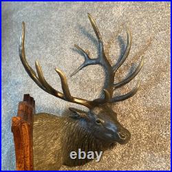 Big Sky Carvers Elk Display