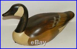 Big Sky Carvers Hand Carved Canada Goose Decoy Painted Glass Eyes by R White 17