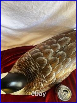 Big Sky Carvers Hand Carved/Painted & Signed By THE KISSY DUNHAM Canadian Goose