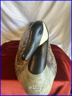 Big Sky Carvers Hand Carved/Painted & Signed By THE KISSY DUNHAM Canadian Goose