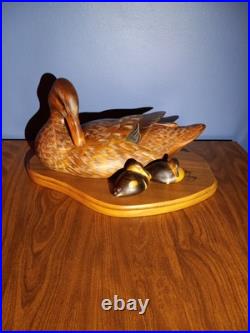 Big Sky Carvers Mallard Hen/Ducklings Ashley Gray 685/1250 Masters Edition