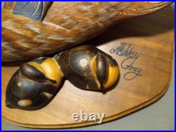 Big Sky Carvers Mallard Hen/Ducklings Ashley Gray 685/1250 Masters Edition