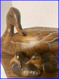Big Sky Carvers Mallard Hen with Ducklings Masters Edition Carved Wood Sculpture