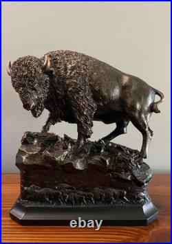 Big Sky Carvers Marc Pierce CU Buffalo Bills Bison Horns Wildlife Prairie Statue