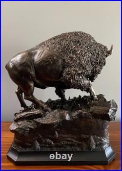 Big Sky Carvers Marc Pierce CU Buffalo Bills Bison Horns Wildlife Prairie Statue