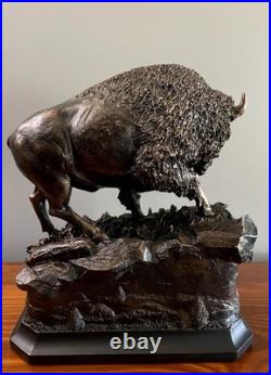 Big Sky Carvers Marc Pierce CU Buffalo Bills Bison Horns Wildlife Prairie Statue