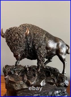 Big Sky Carvers Marc Pierce CU Buffalo Bills Bison Horns Wildlife Prairie Statue
