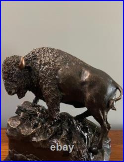 Big Sky Carvers Marc Pierce CU Buffalo Bills Bison Horns Wildlife Prairie Statue