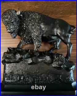 Big Sky Carvers Marc Pierce CU Buffalo Bills Bison Horns Wildlife Prairie Statue