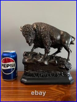 Big Sky Carvers Marc Pierce CU Buffalo Bills Bison Horns Wildlife Prairie Statue