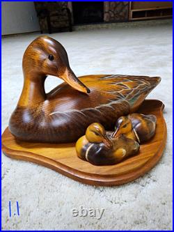Big Sky Carvers Master's Edition Decoy Mallard Duck with Ducklings On Base 383/450