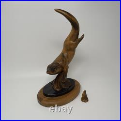 Big Sky Carvers Master's Edition Wooden Diving Otter By BJ Williams (Broken Paw)