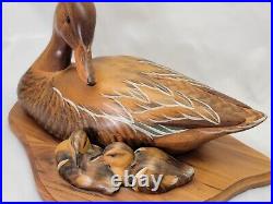 Big Sky Carvers Masters Edition Woodcarving Duck w Ducklings Numbered 72 of 450