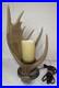 Big-Sky-Carvers-Moose-Antler-Table-Lamp-01-aqih