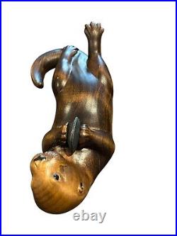 Big Sky Carvers Otter Limited Carving 1042 /1250 Clam In Hands