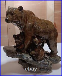 Big Sky Carvers, Sculpture SC Brown Bear & Cubs Field Trip 7.5×8×4