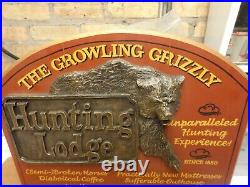 Big Sky Carvers The Growling Grizzly Hunting Lodge Wooden Plague W Metal Figure