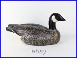 Duck decoy by Bob Bolle Big Sky Carvers Award-winning Ducks Medallion 16 inches