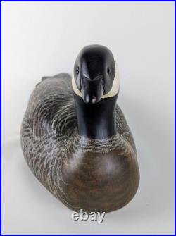 Duck decoy by Bob Bolle Big Sky Carvers Award-winning Ducks Medallion 16 inches