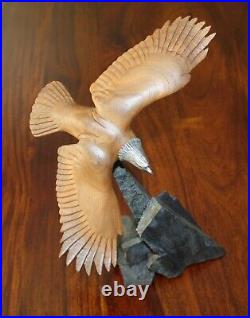 E. W. White Big Sky Carvers Masters Edition Eagle in Flight Signed Dated Numbered