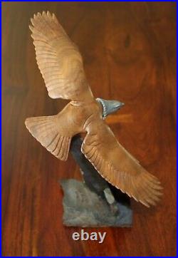 E. W. White Big Sky Carvers Masters Edition Eagle in Flight Signed Dated Numbered