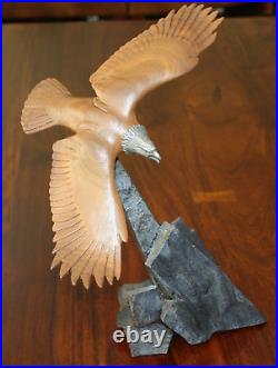 E. W. White Big Sky Carvers Masters Edition Eagle in Flight Signed Dated Numbered