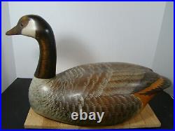 Large Canadian Goose Decoy Hand carved Big Sky Carvers 20 by Scott Huntsman