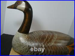 Large Canadian Goose Decoy Hand carved Big Sky Carvers 20 by Scott Huntsman