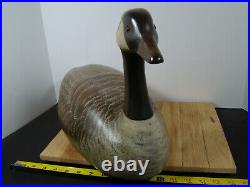 Large Canadian Goose Decoy Hand carved Big Sky Carvers 20 by Scott Huntsman