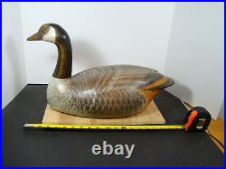 Large Canadian Goose Decoy Hand carved Big Sky Carvers 20 by Scott Huntsman