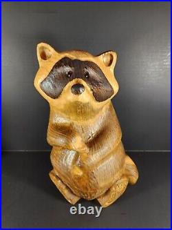 VTG. 1996 BIG SKY CARVERS RACOON EMILY WOOD SCULPTURE by JEFF FLEMING NEW
