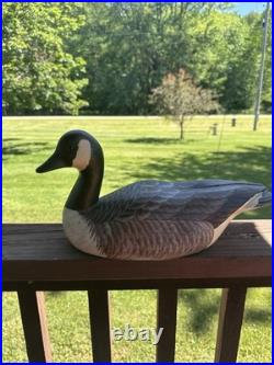 Vintage Big Sky Carvers Canada Goose- SIGNED BY Thomas Chandler Bozeman, MT