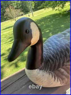 Vintage Big Sky Carvers Canada Goose- SIGNED BY Thomas Chandler Bozeman, MT